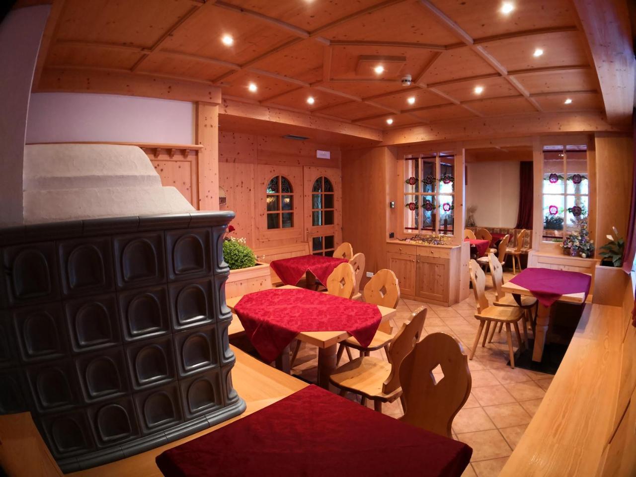 Hotel Alpenrose 파소 롤레 외부 사진
